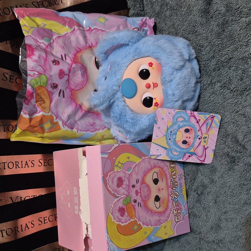 ELEPHANT - Confirmed - DAMAGED BOX, lightly, TAKE ME OUT ZIPPER BAG - BB3